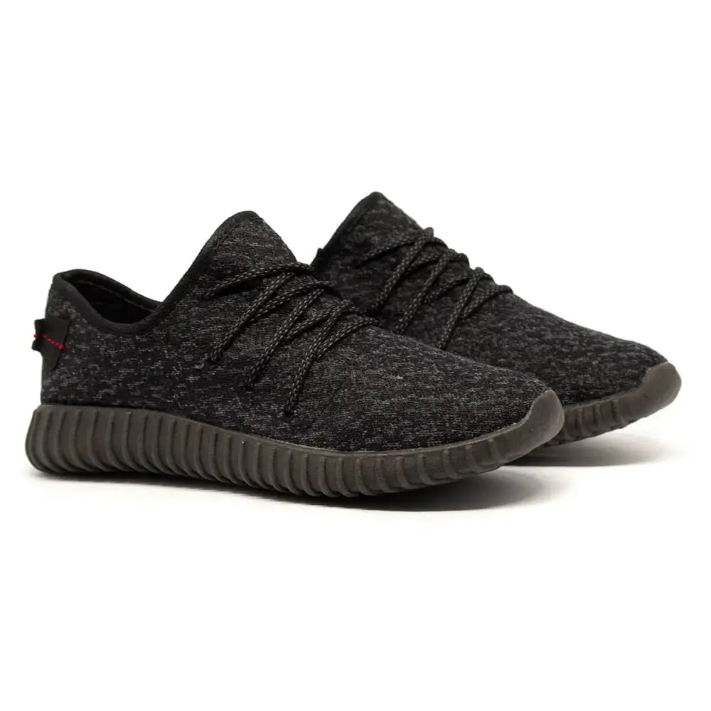 Imagem de um par de tênis confortáveis adidas yeezy boost 350 pretos