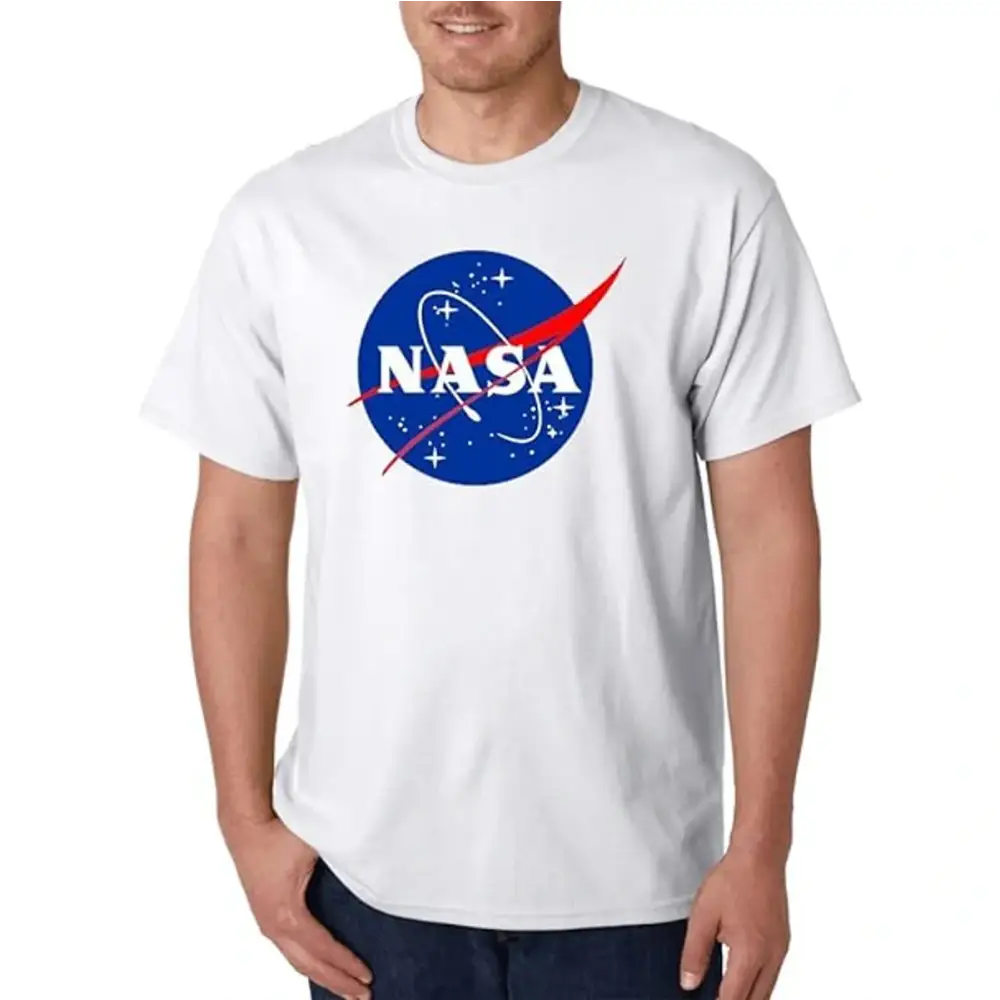 Camisa exploração espacial NASA branca com logo da NASA para fãs da exploração espacial