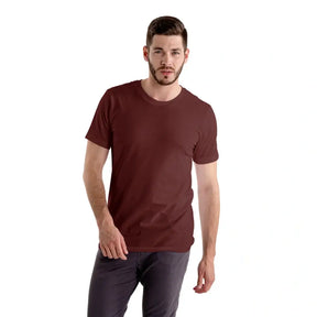 Camisa lisa de algodão premium na cor marrom, escolha ideal para looks elegantes