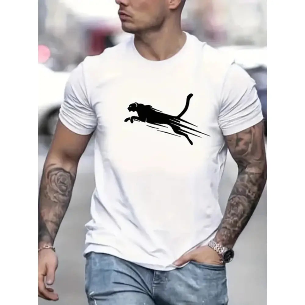 Imagem de camiseta Puma Lightning com design de pantera preta, ideal para estilo e desempenho