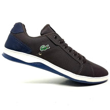 Sapatênis Lacoste masculino com couro sintético, confortável, em cores marrom e azul