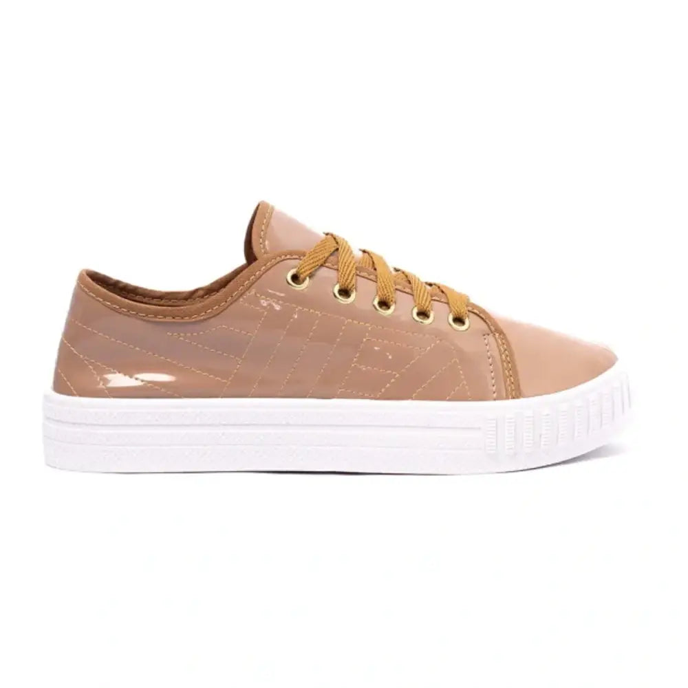 Imagem de tênis casual feminino Doma em couro patinado com sola branca elegante
